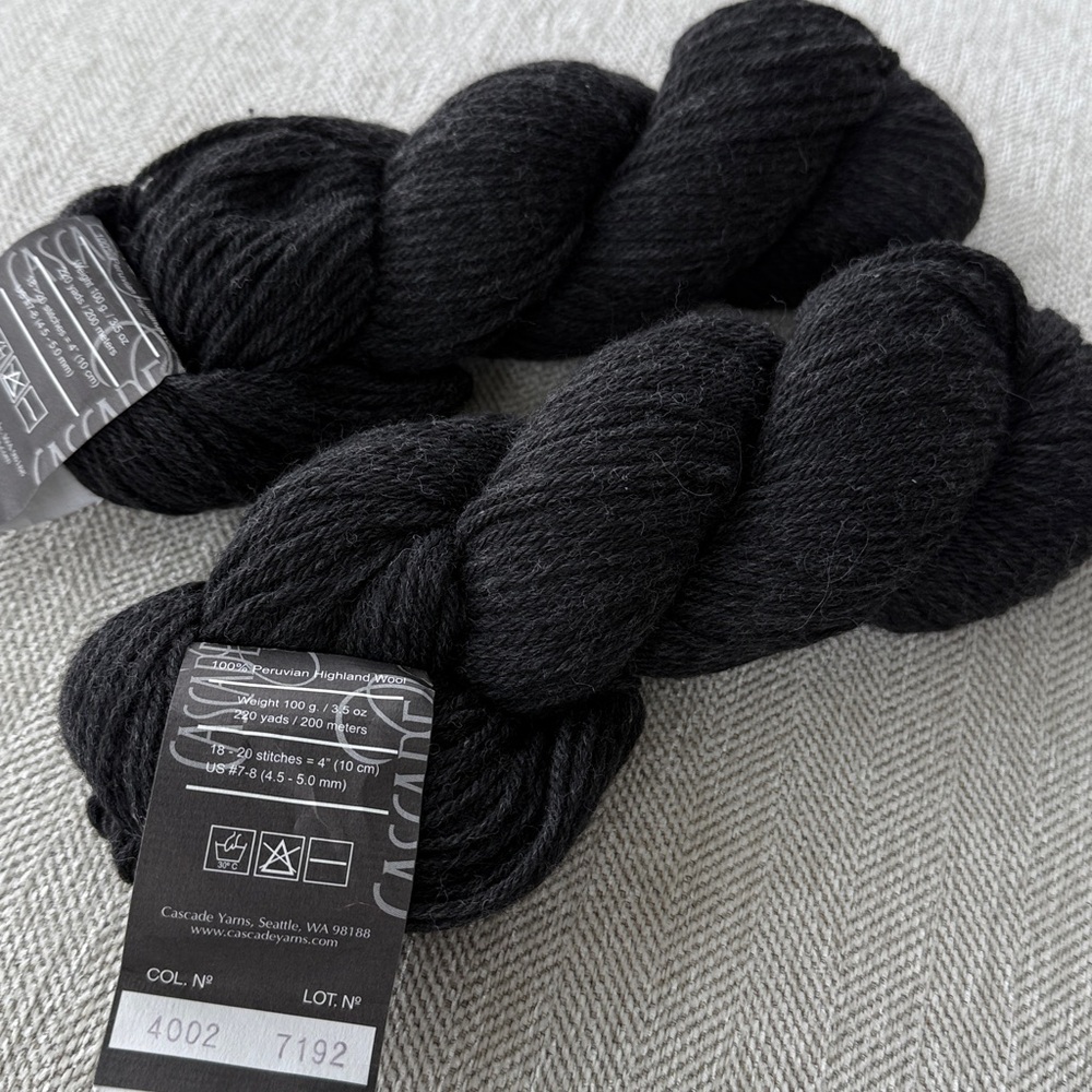 NWT Cascade 220 100% Peruvian Highland wool Yarn (2 skeins) - Picture 3 of 7